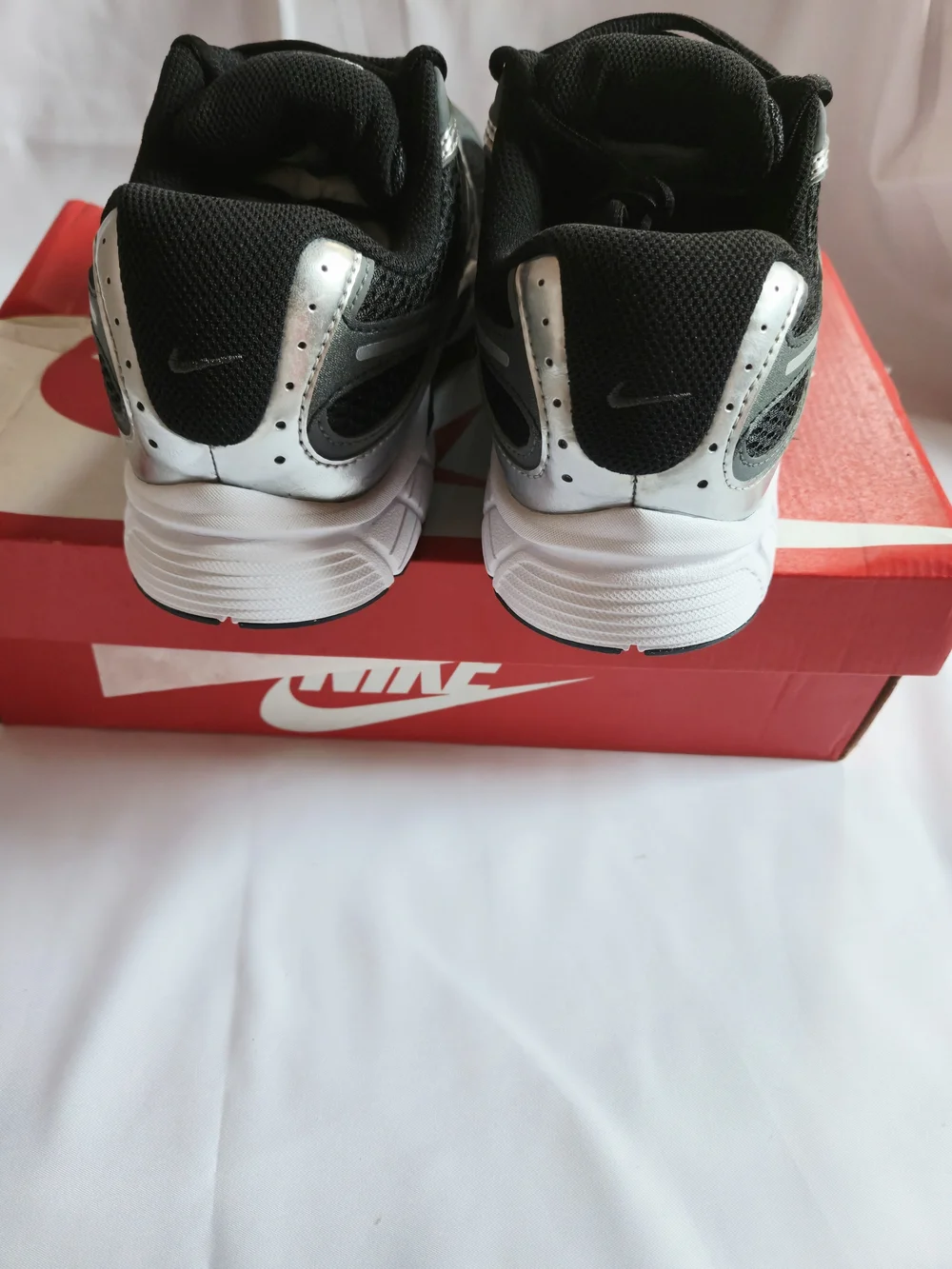 Nike Kids Black, Silver & White Trainers